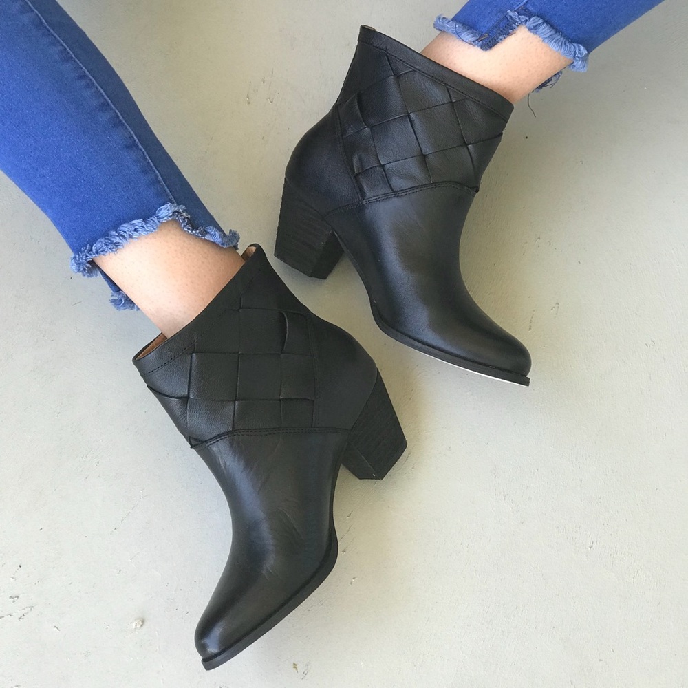 Distressed Woven Leather Western Cowgirl Boots - Picture 4 of 8